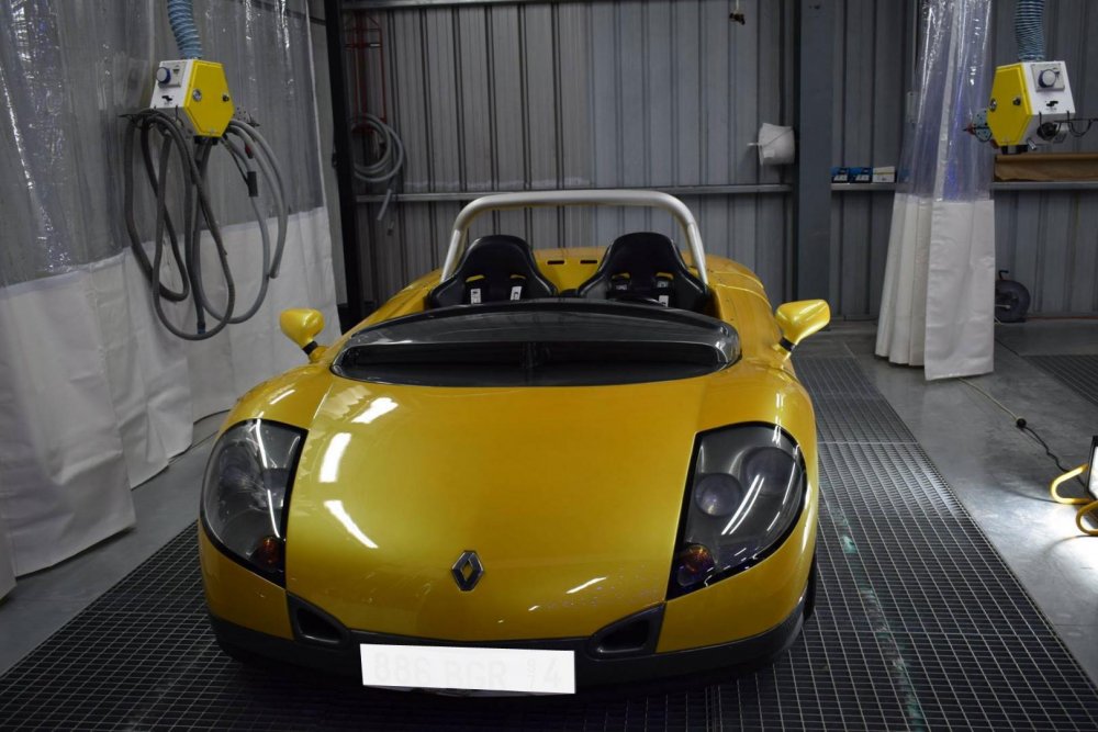 Garage pour mécanique de véhicules sportifs
